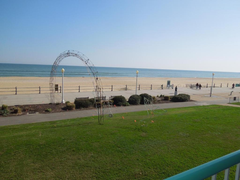 Baymont By Wyndham Virginia Beach Oceanfront Екстериор снимка