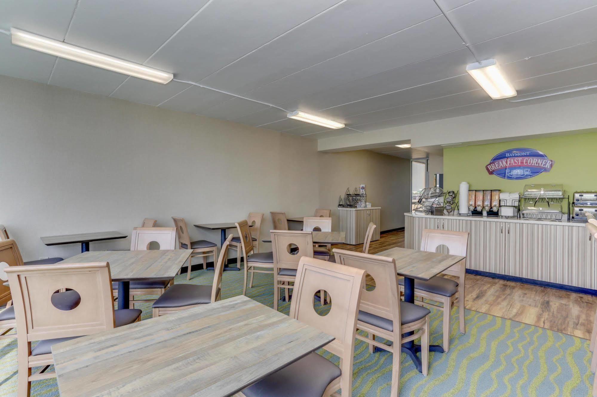 Baymont By Wyndham Virginia Beach Oceanfront Екстериор снимка